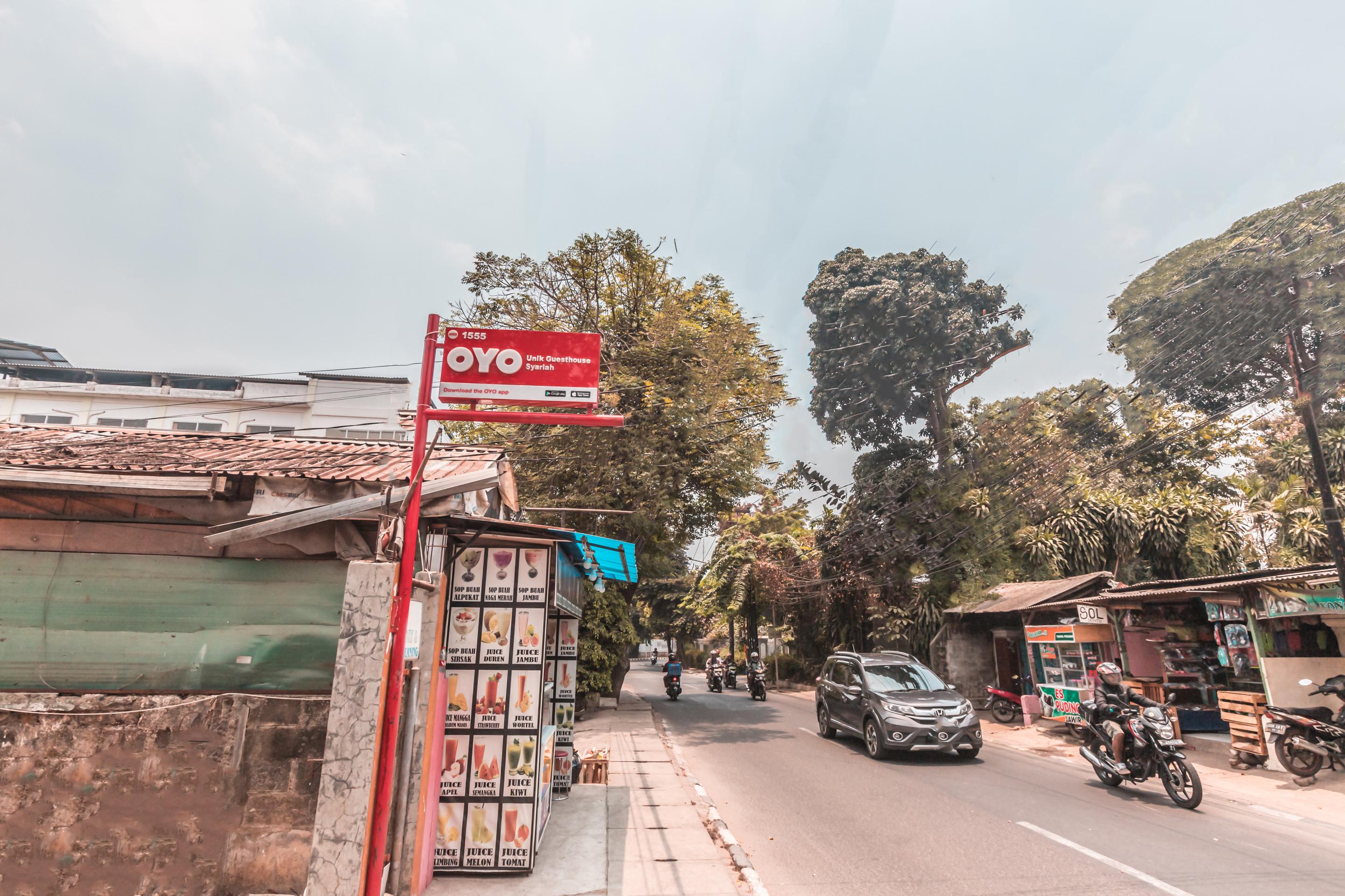 Oyo 1555 Unik Guesthouse Syariah Jakarta Exteriör bild