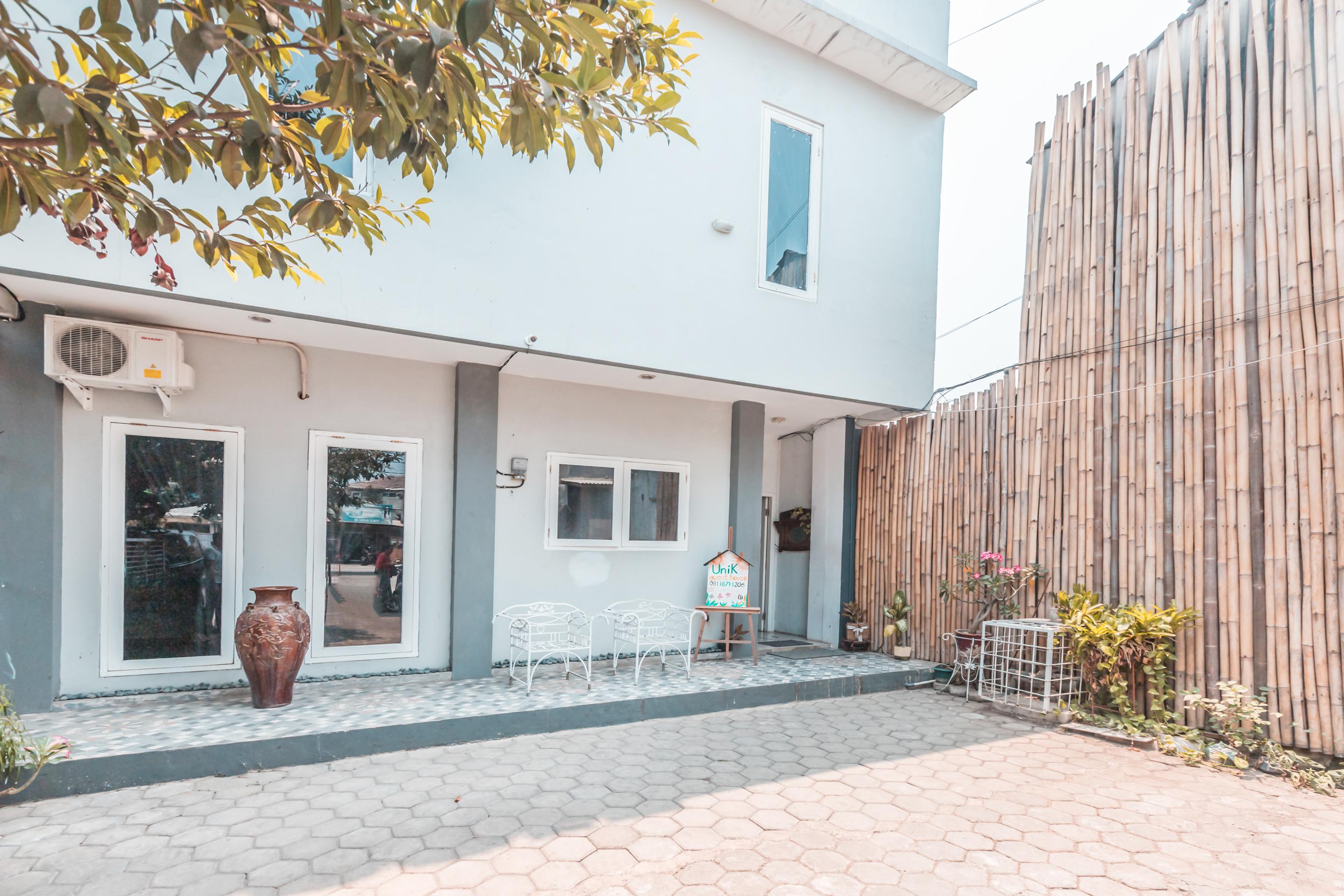 Oyo 1555 Unik Guesthouse Syariah Jakarta Exteriör bild