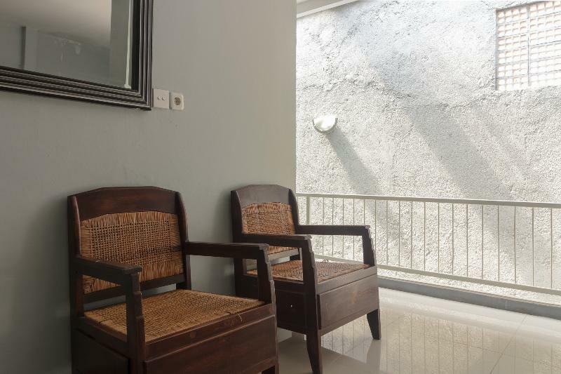 Oyo 1555 Unik Guesthouse Syariah Jakarta Exteriör bild